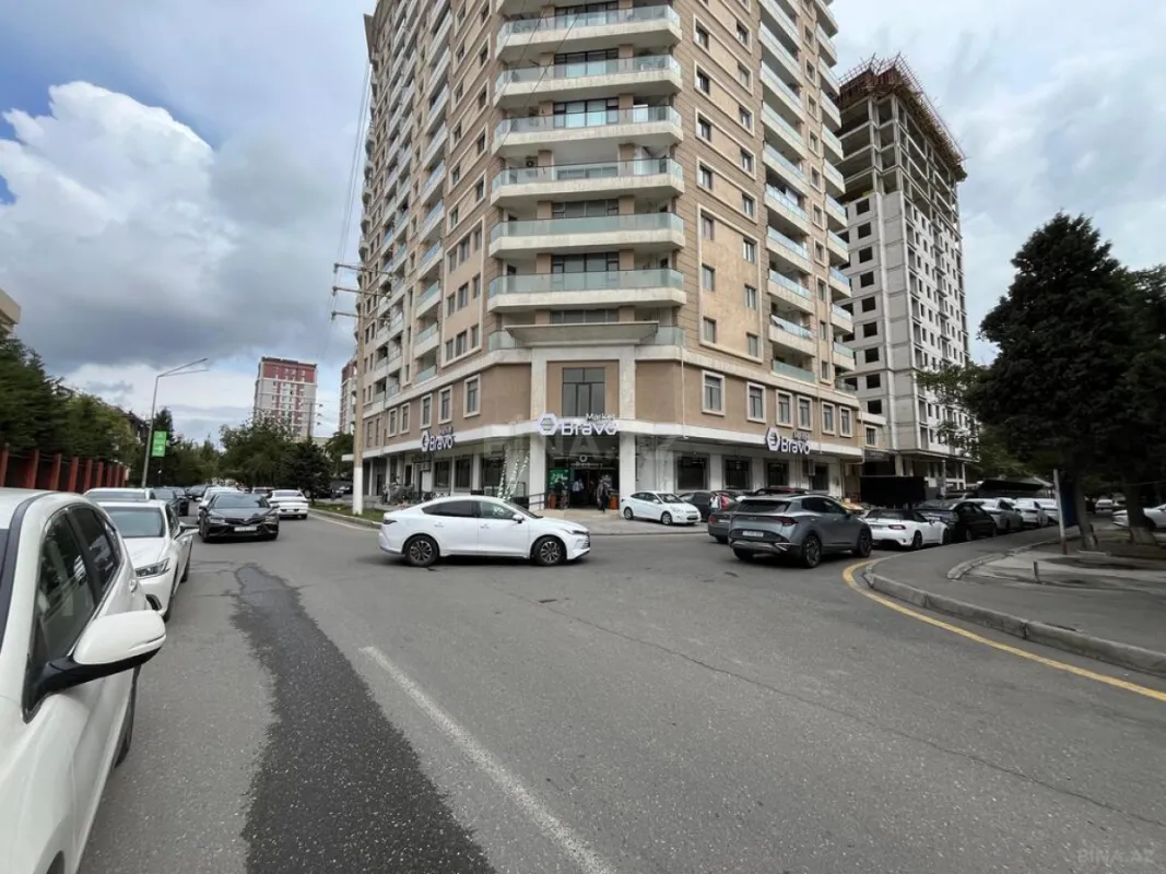 Satılır obyekt 1200 m²