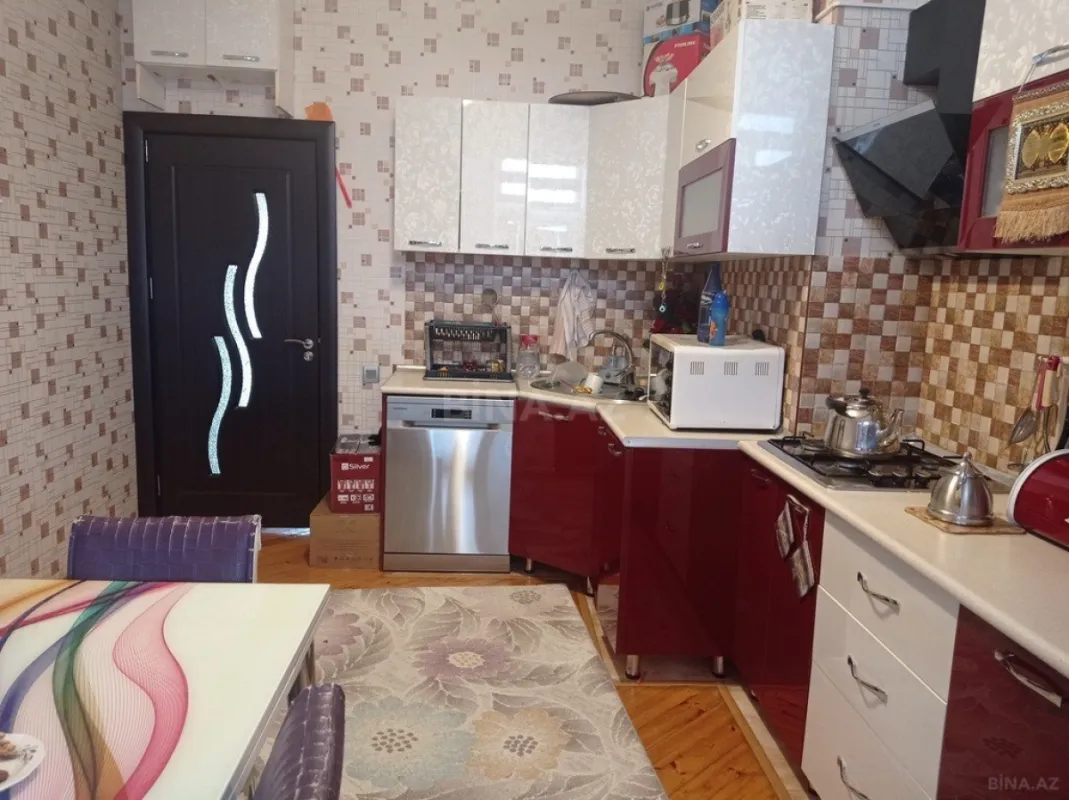 Satılır 3 otaqlı mənzil 95 m²
