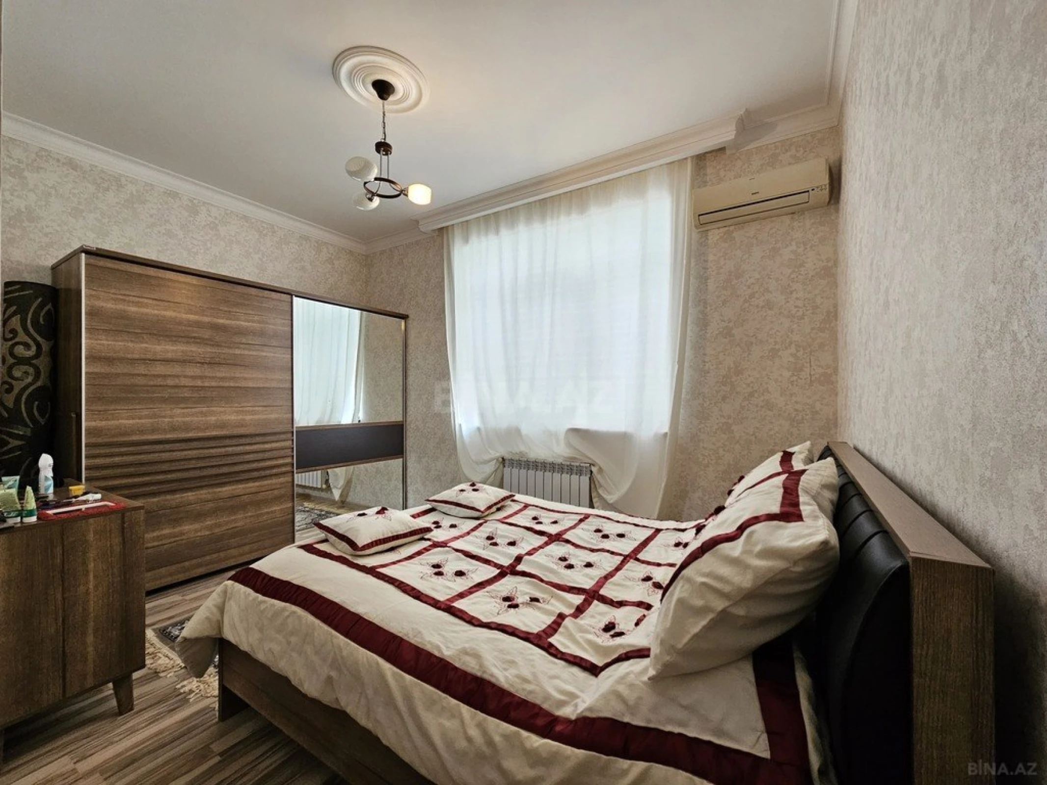 Satılır 3 otaqlı mənzil 98 m²