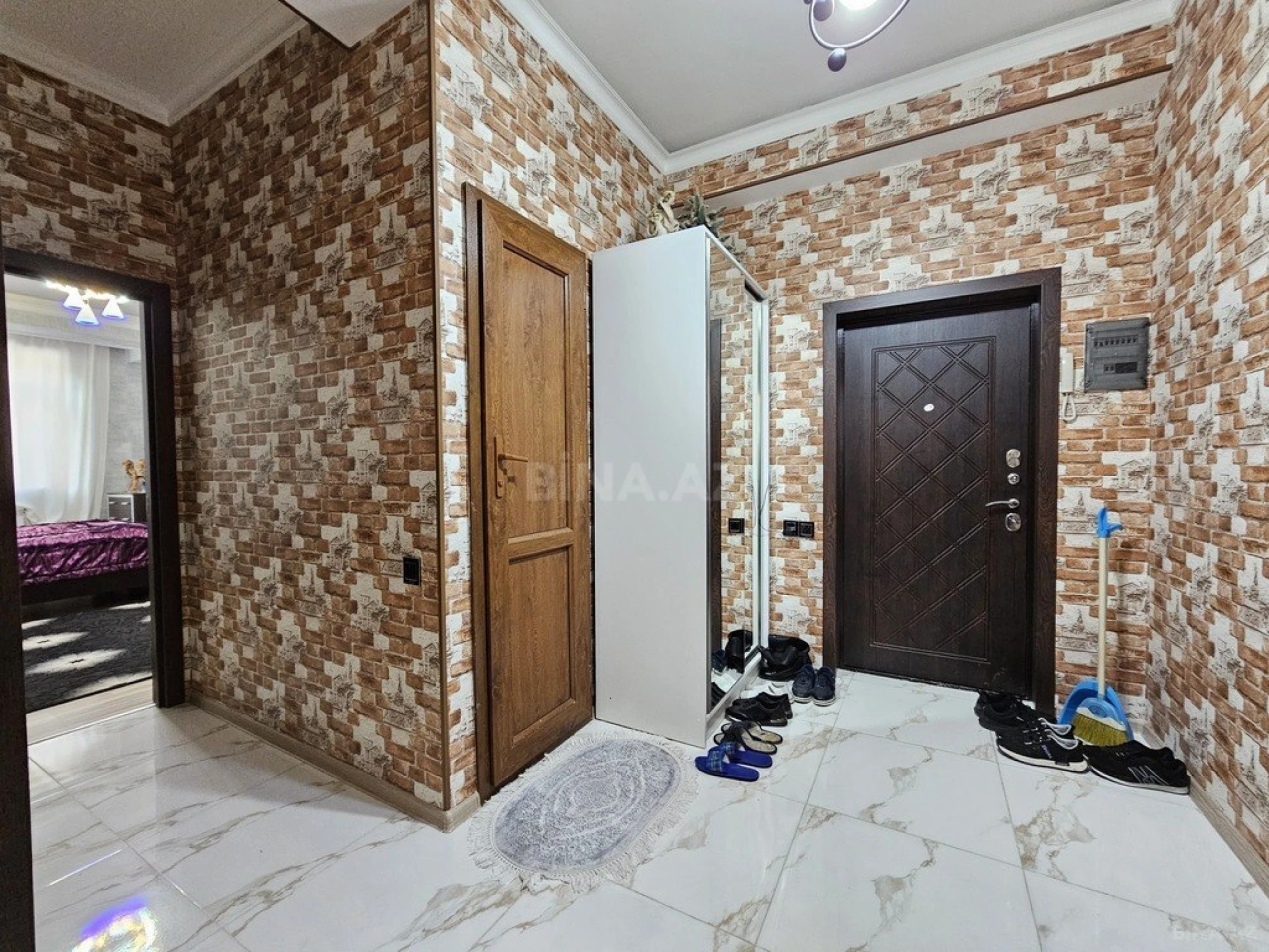 Satılır 3 otaqlı mənzil 98 m²