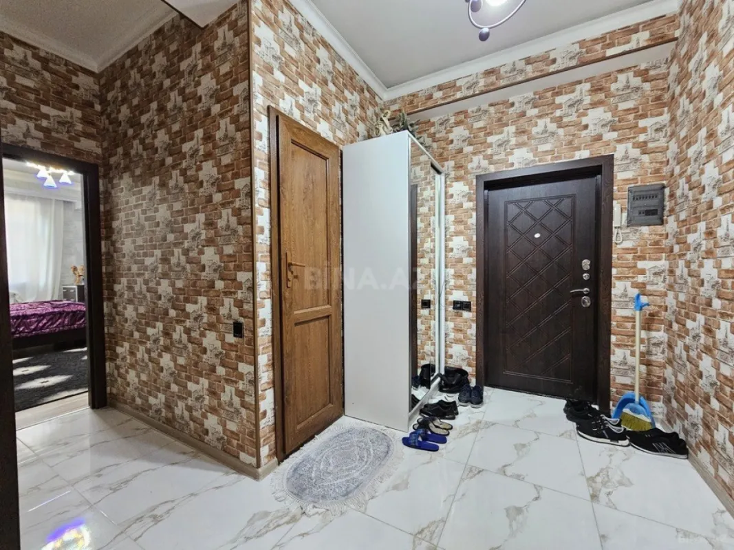 Satılır 3 otaqlı mənzil 98 m²