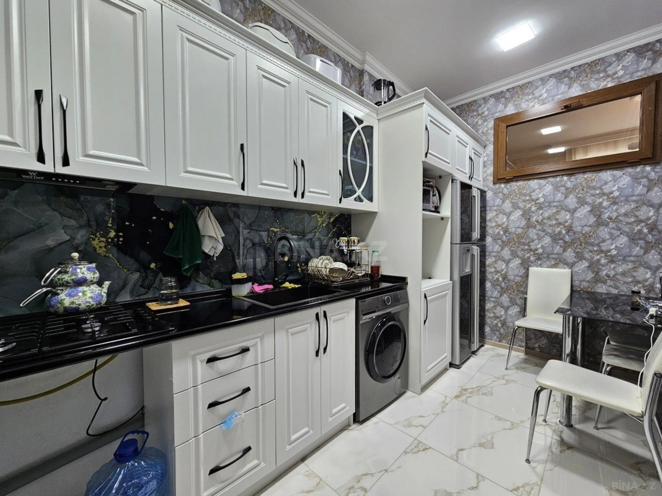 Satılır 3 otaqlı mənzil 98 m²