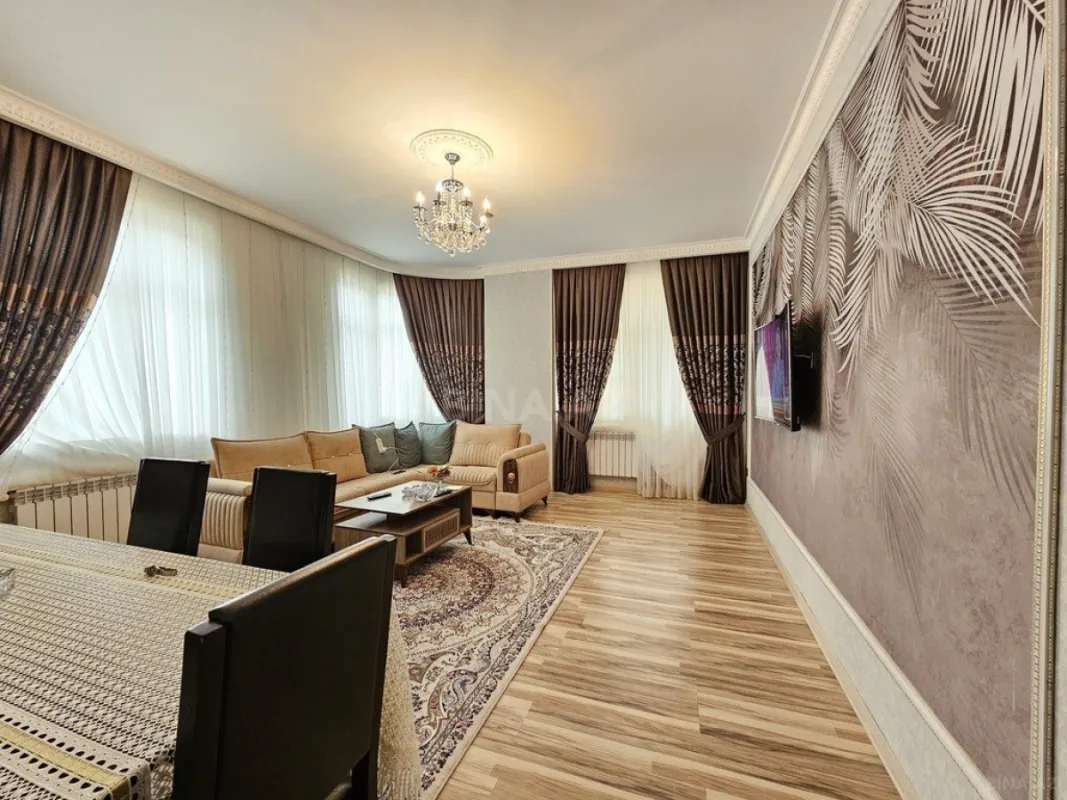 Satılır 3 otaqlı mənzil 98 m²