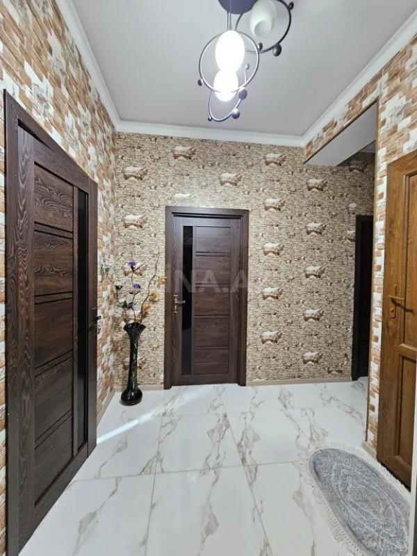 Satılır 3 otaqlı mənzil 98 m²