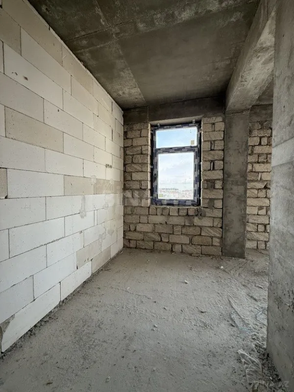 Satılır 2 otaqlı mənzil 130 m²