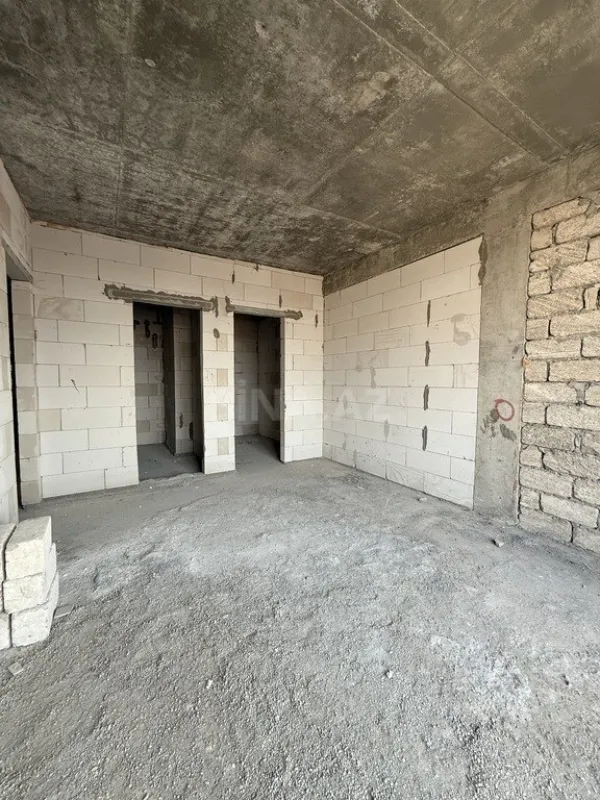 Satılır 2 otaqlı mənzil 130 m²