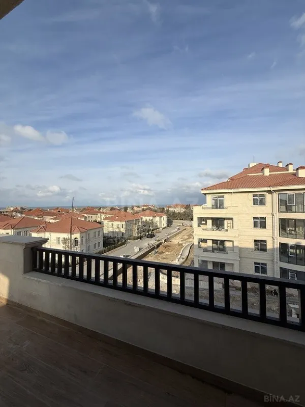Satılır 2 otaqlı mənzil 130 m²