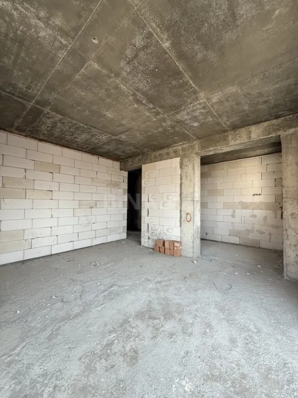 Satılır 2 otaqlı mənzil 130 m²