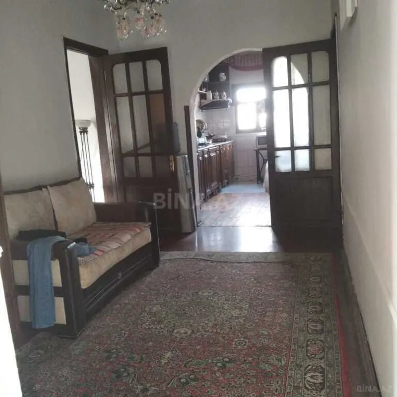 Satılır 5 otaqlı həyət evi 230 m²