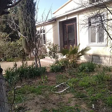 Satılır 5 otaqlı həyət evi 230 m²