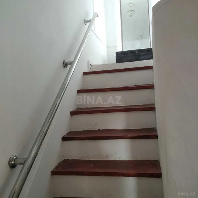 Satılır 5 otaqlı həyət evi 230 m²