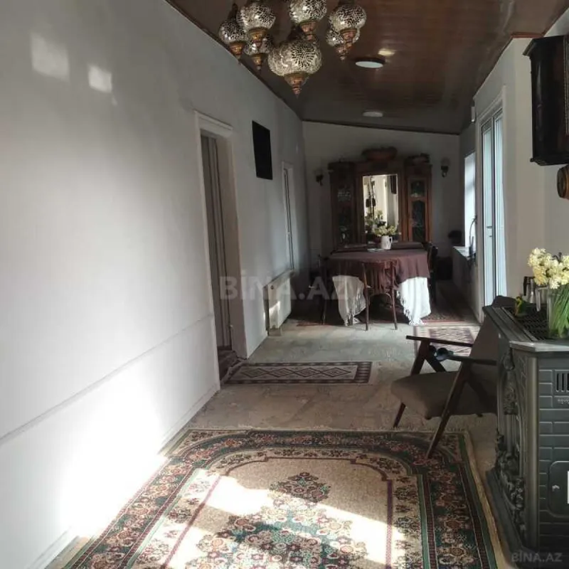 Satılır 5 otaqlı həyət evi 230 m²