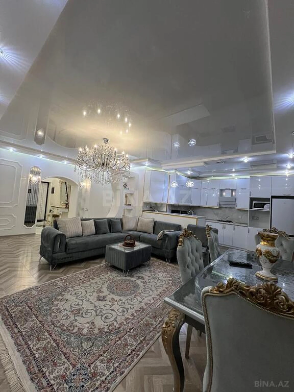 Kirayə verilir 3 otaqlı mənzil 105 m²