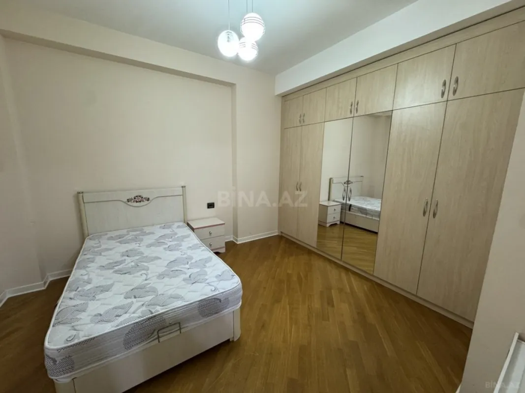 Kirayə verilir 5 otaqlı mənzil 270 m²
