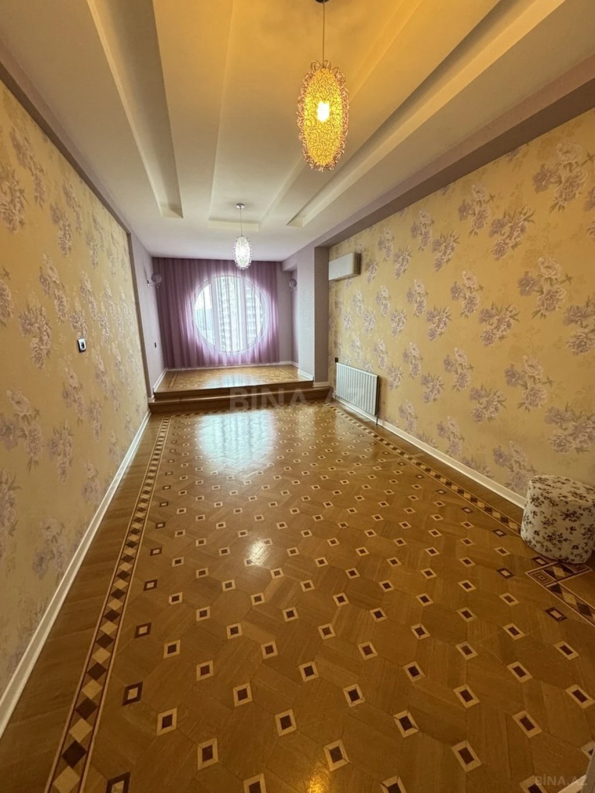 Kirayə verilir 5 otaqlı mənzil 270 m²