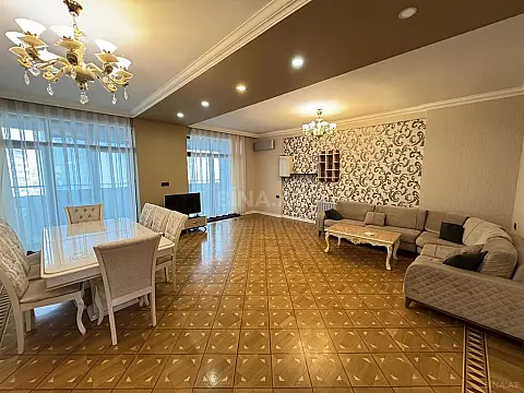 Kirayə verilir 5 otaqlı mənzil 270 m²