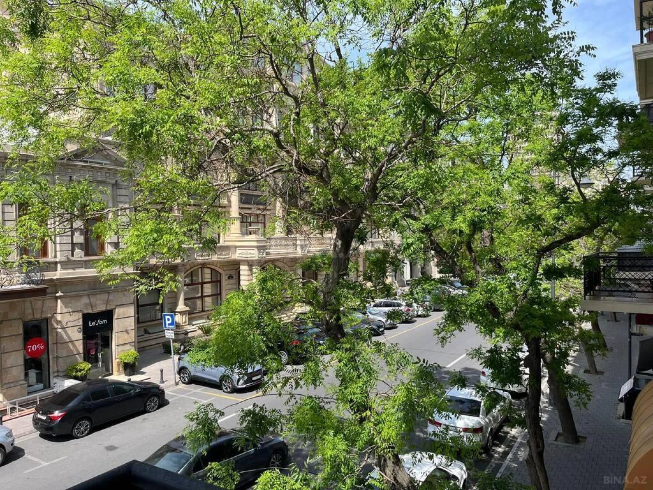 Satılır 3 otaqlı mənzil 145 m²