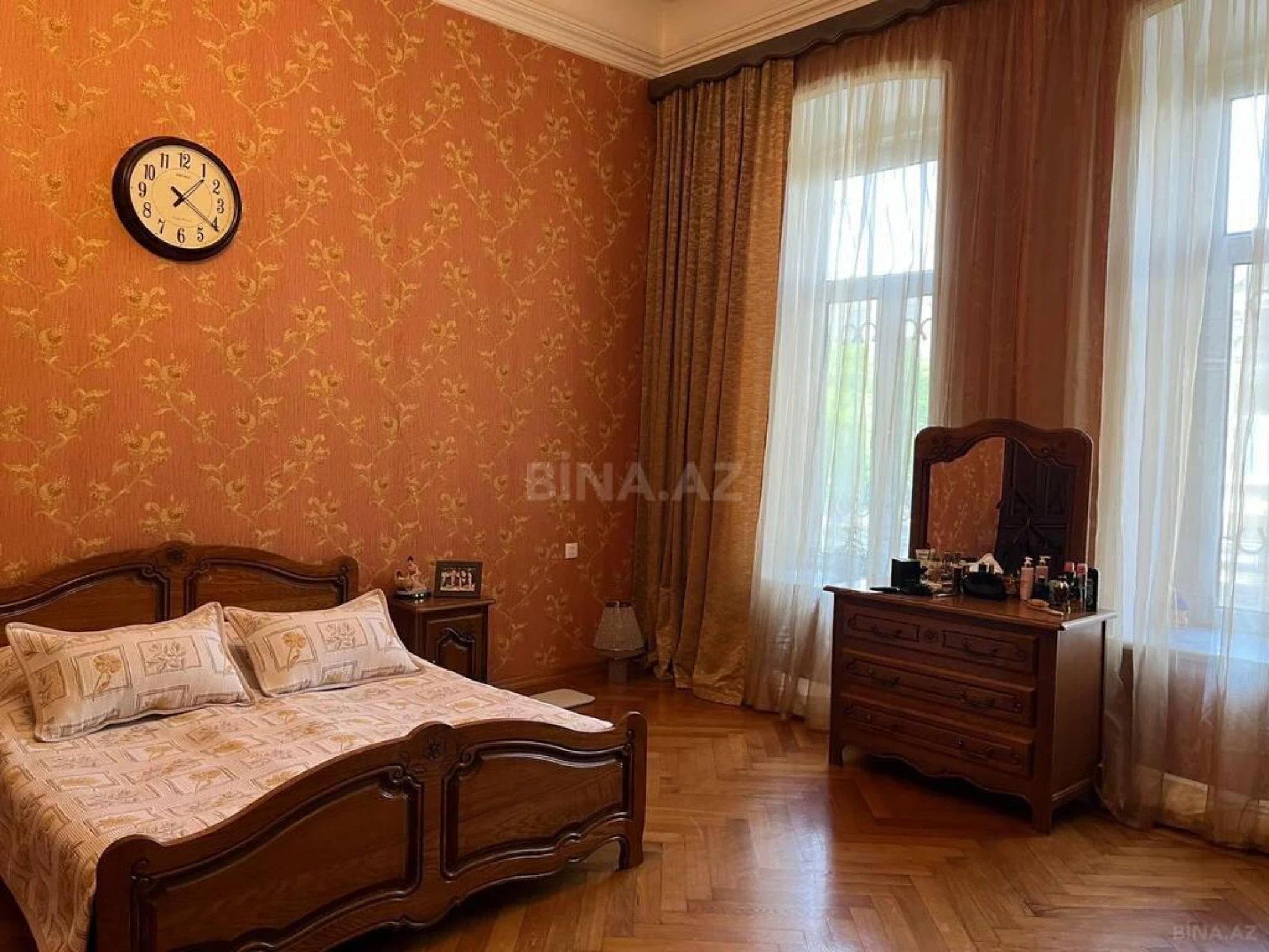 Satılır 3 otaqlı mənzil 145 m²