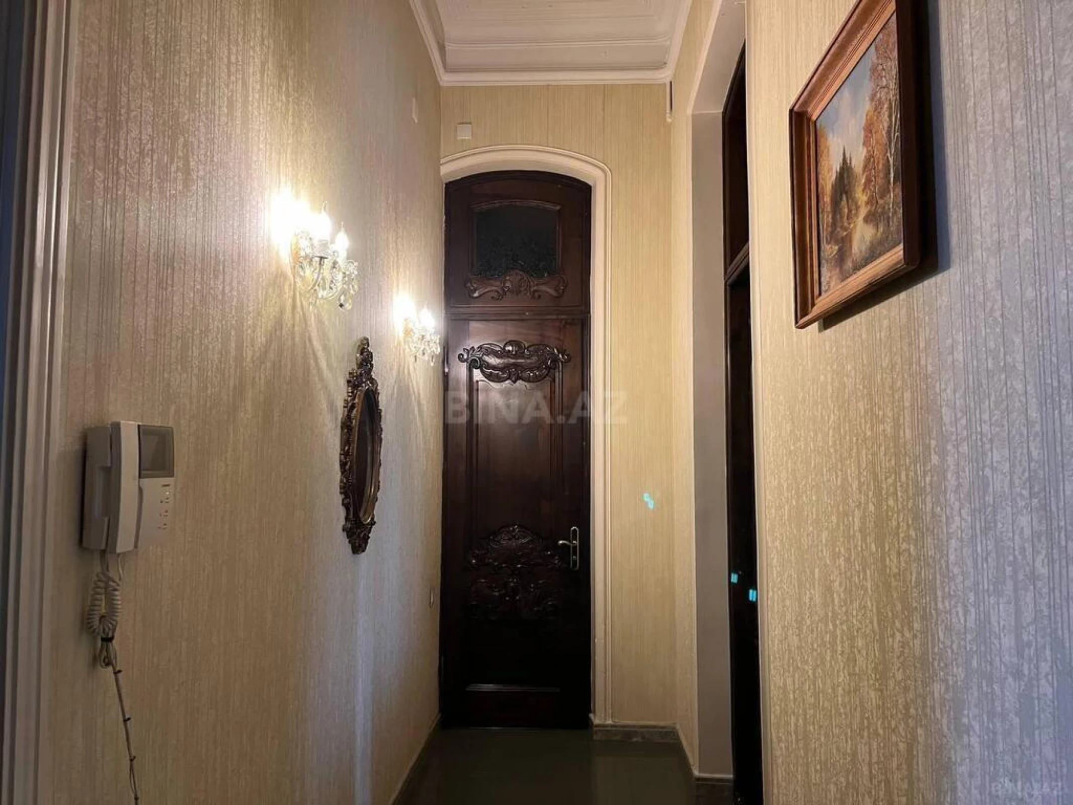 Satılır 3 otaqlı mənzil 145 m²