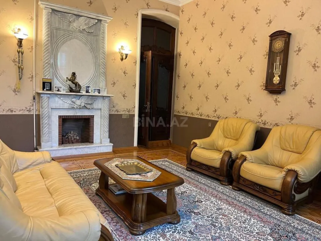 Satılır 3 otaqlı mənzil 145 m²