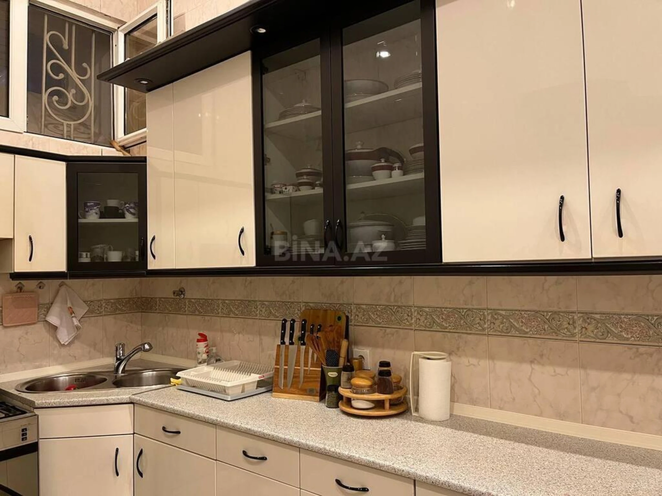 Satılır 3 otaqlı mənzil 145 m²