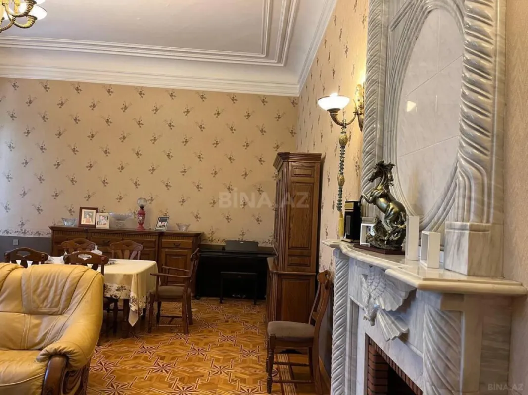 Satılır 3 otaqlı mənzil 145 m²