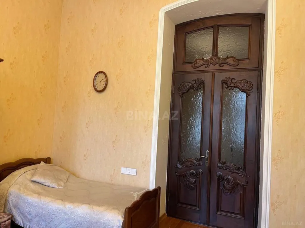 Satılır 3 otaqlı mənzil 145 m²