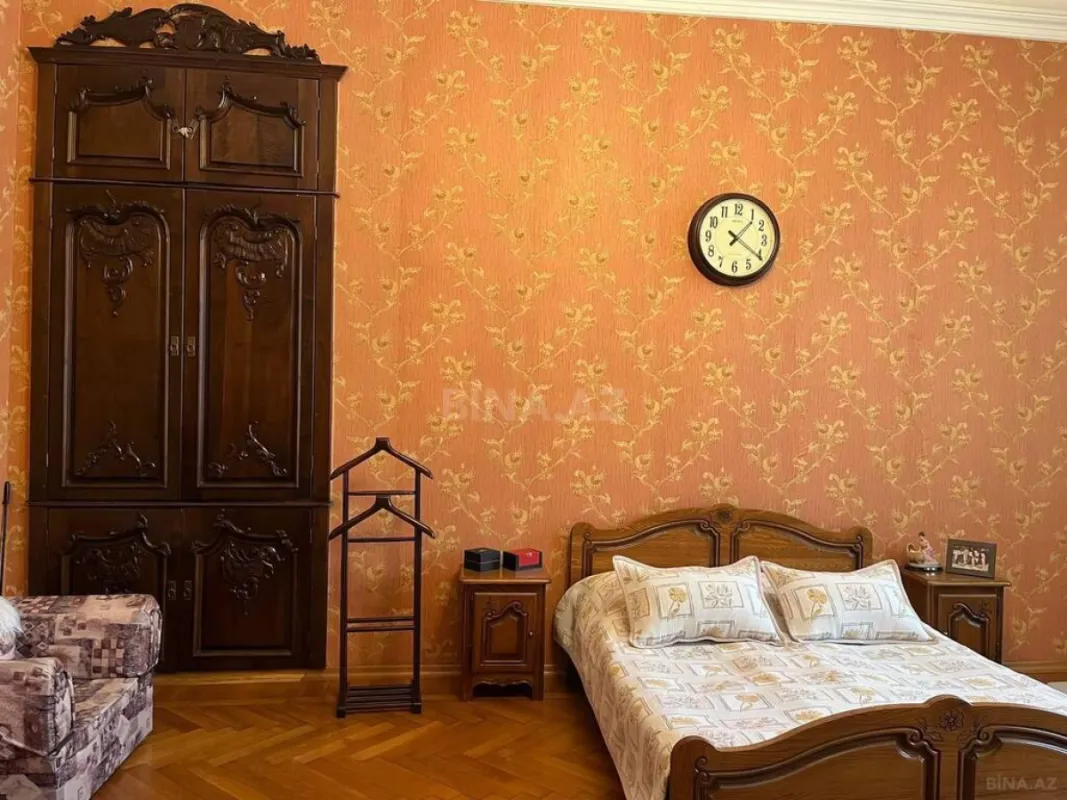 Satılır 3 otaqlı mənzil 145 m²