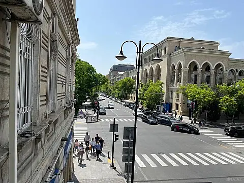 Satılır 3 otaqlı mənzil 145 m² — Bakı, Sahil qəs. 3 otaq 145.00 m²