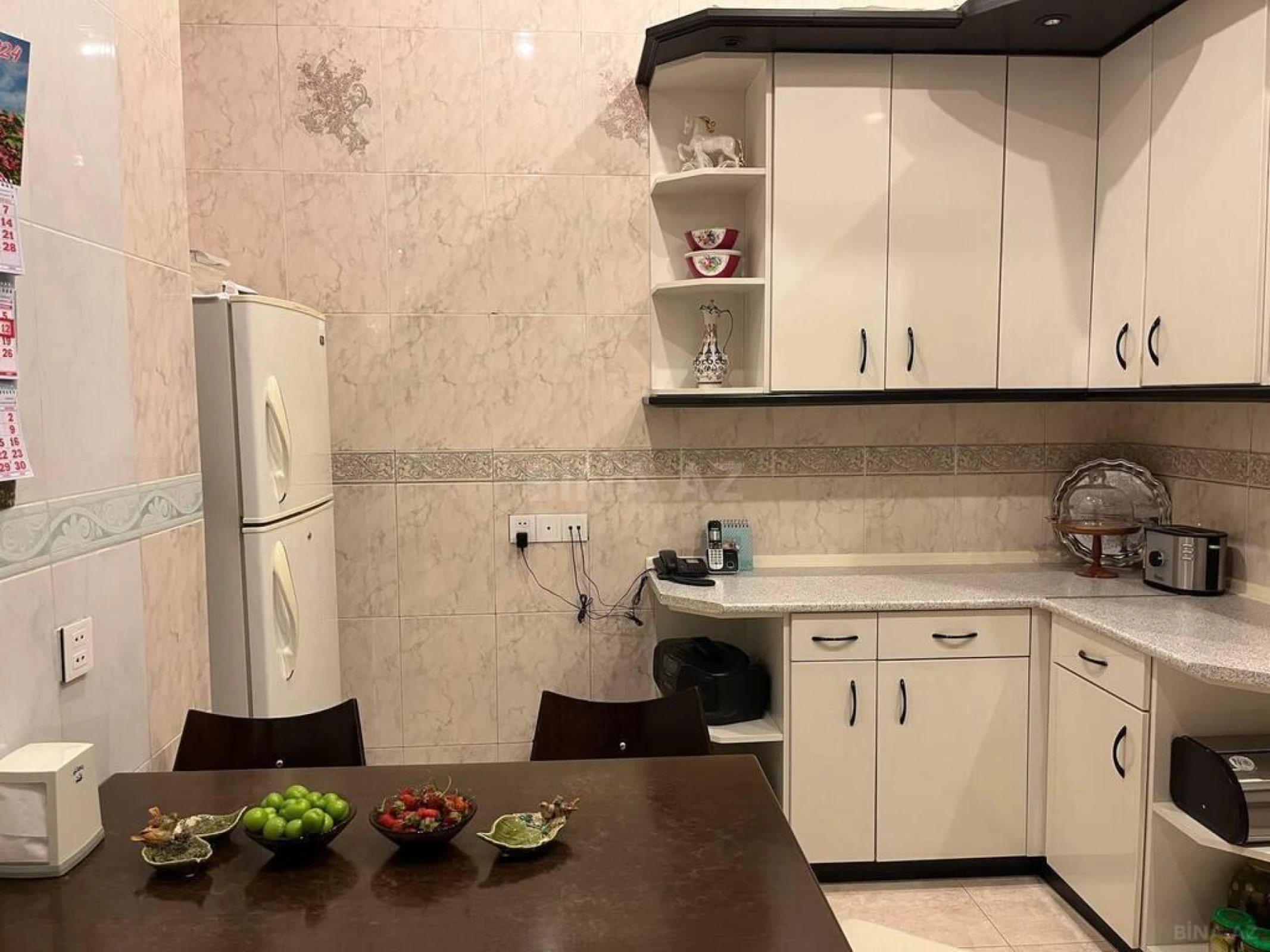 Satılır 3 otaqlı mənzil 145 m²