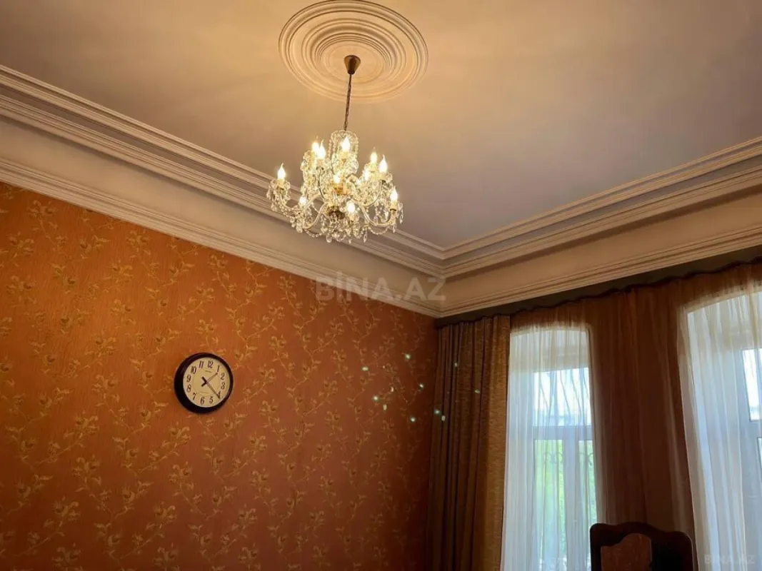 Satılır 3 otaqlı mənzil 145 m²