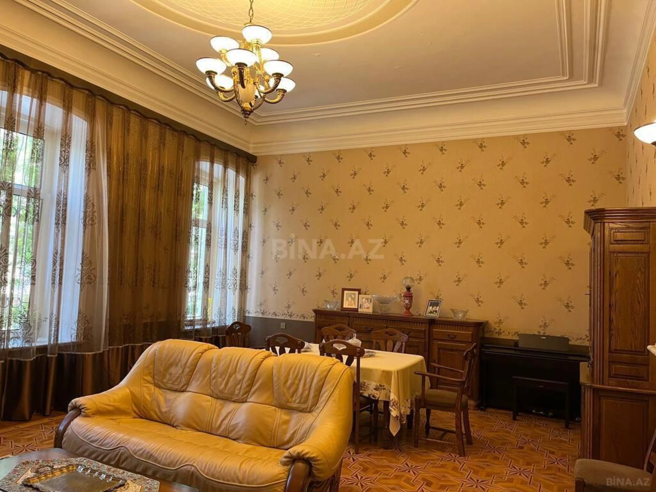 Satılır 3 otaqlı mənzil 145 m²