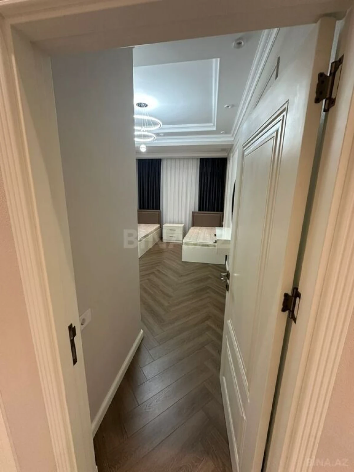Kirayə verilir 3 otaqlı mənzil 127 m²