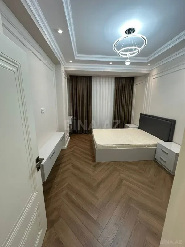 Kirayə verilir 3 otaqlı mənzil 127 m²