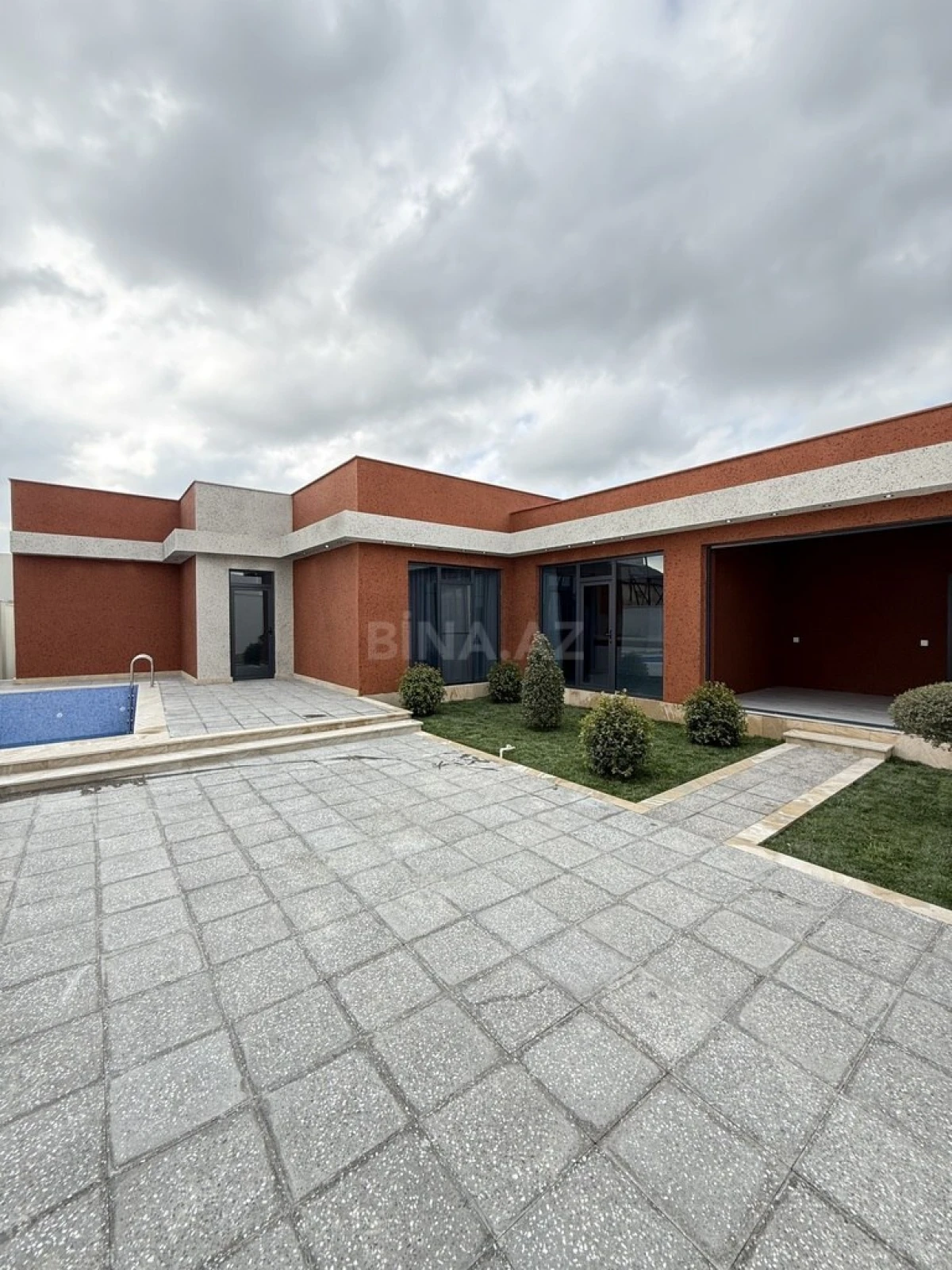 Satılır 4 otaqlı həyət evi 155 m²