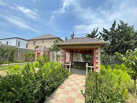 Satılır 4 otaqlı həyət evi 180 m²