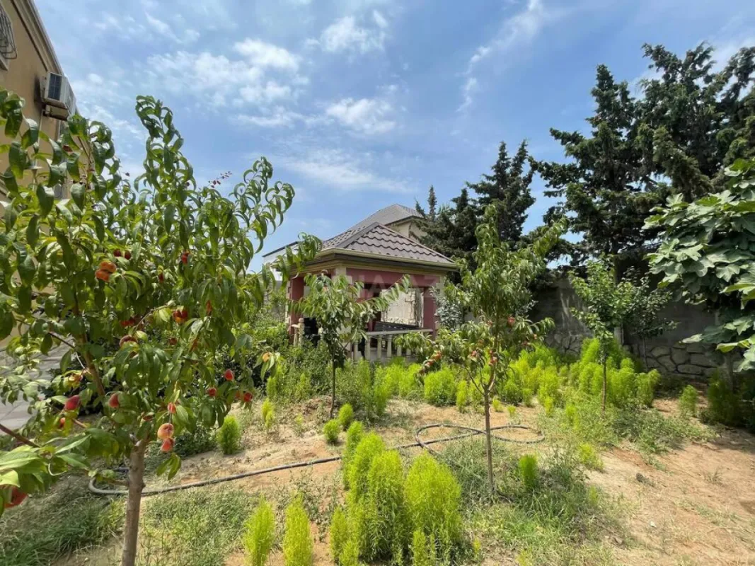 Satılır 4 otaqlı həyət evi 180 m²