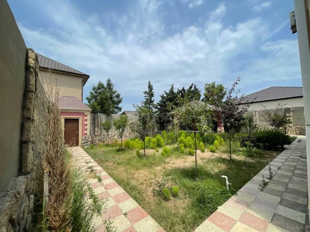 Satılır 4 otaqlı həyət evi 180 m²
