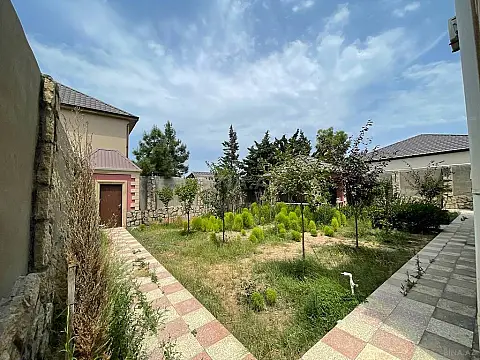 Satılır 4 otaqlı həyət evi 180 m²