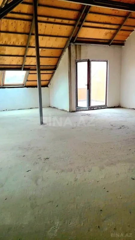 Satılır 8 otaqlı mənzil 725 m²