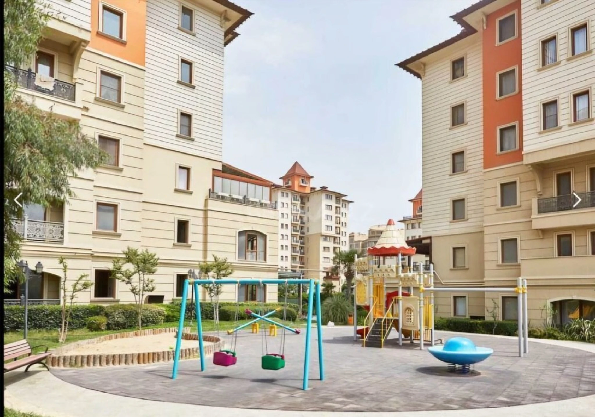 Satılır 8 otaqlı mənzil 725 m²