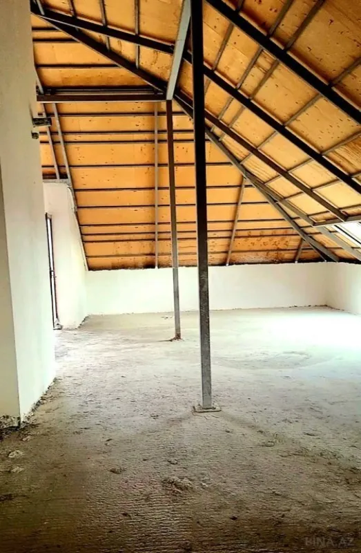 Satılır 8 otaqlı mənzil 725 m²