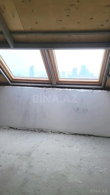 Satılır 8 otaqlı mənzil 725 m²