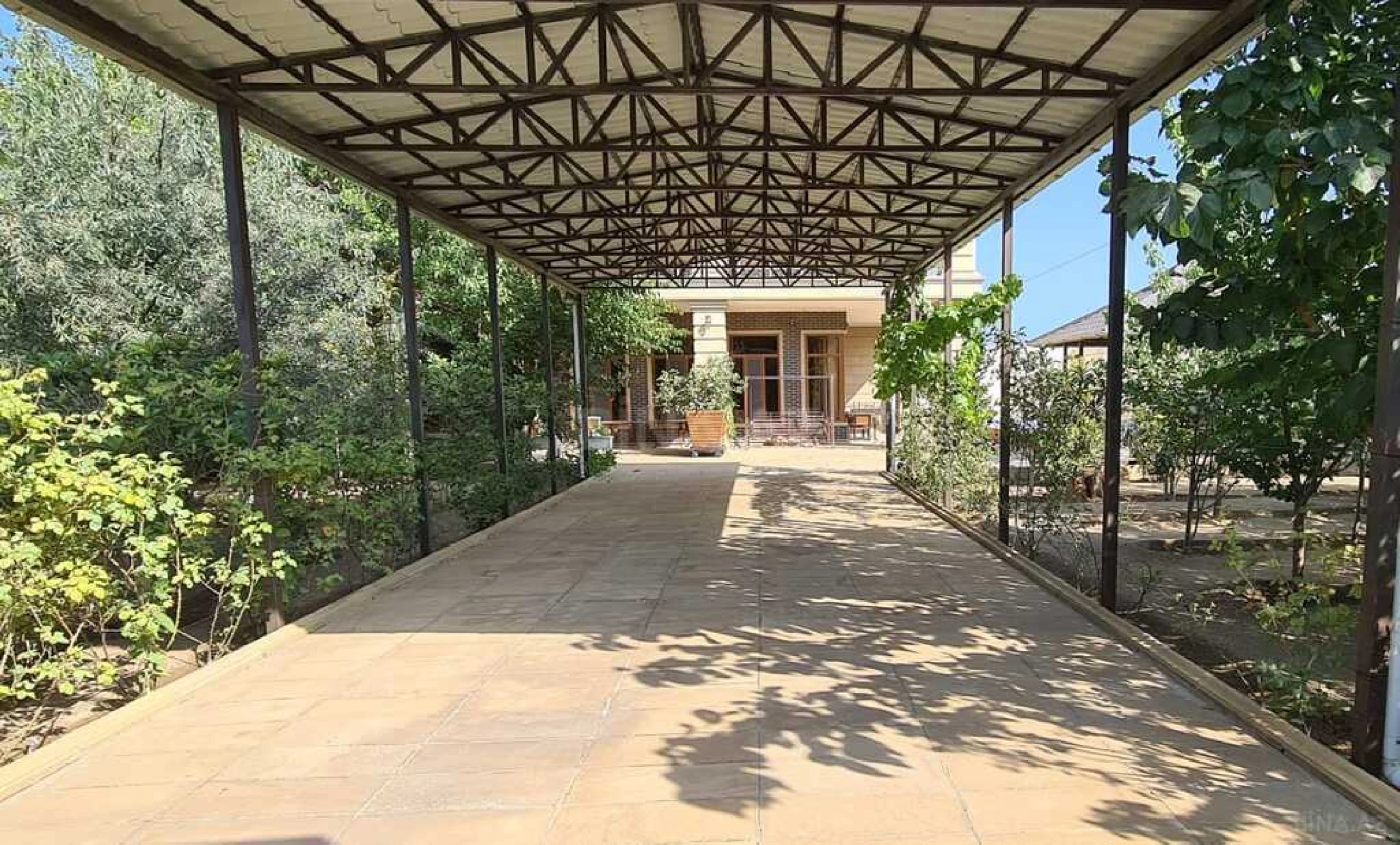 Satılır 5 otaqlı həyət evi 600 m²