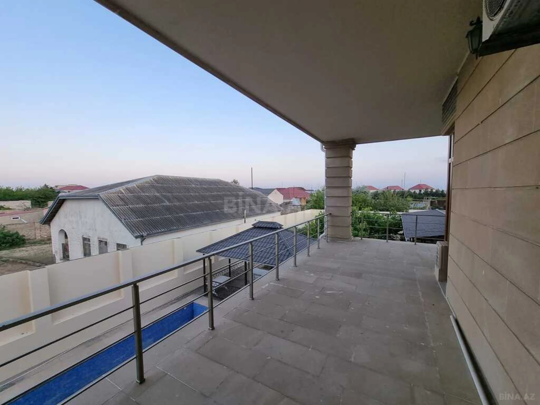 Satılır 5 otaqlı həyət evi 600 m²