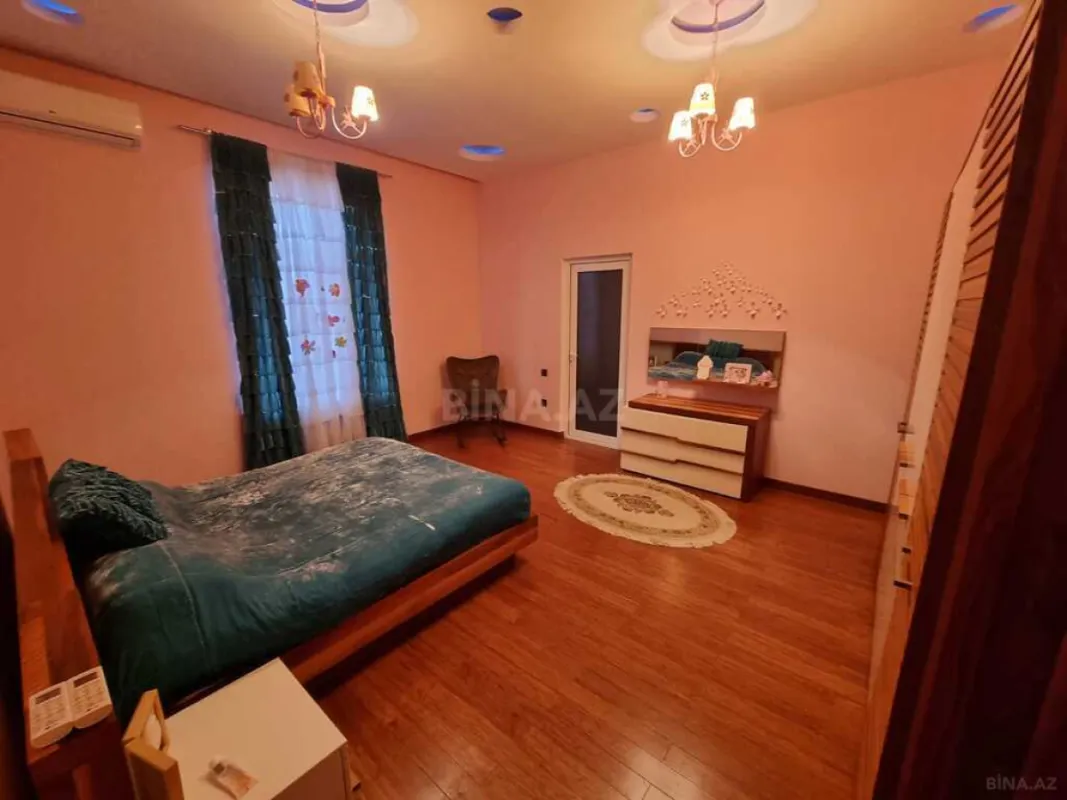 Satılır 5 otaqlı həyət evi 600 m²