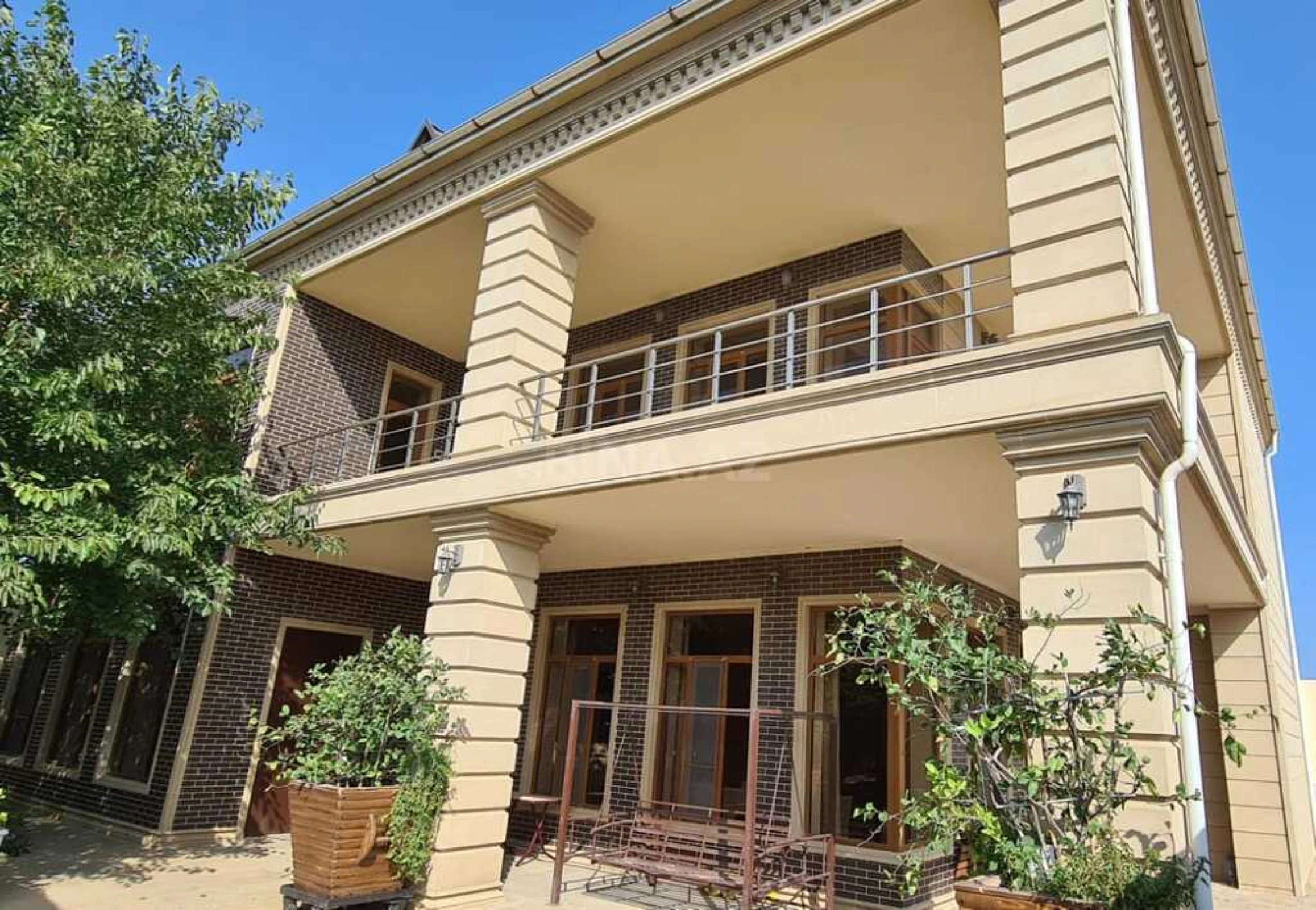 Satılır 5 otaqlı həyət evi 600 m²