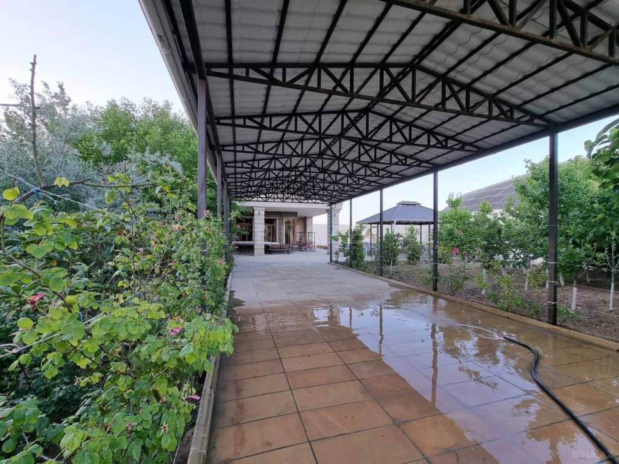 Satılır 5 otaqlı həyət evi 600 m²