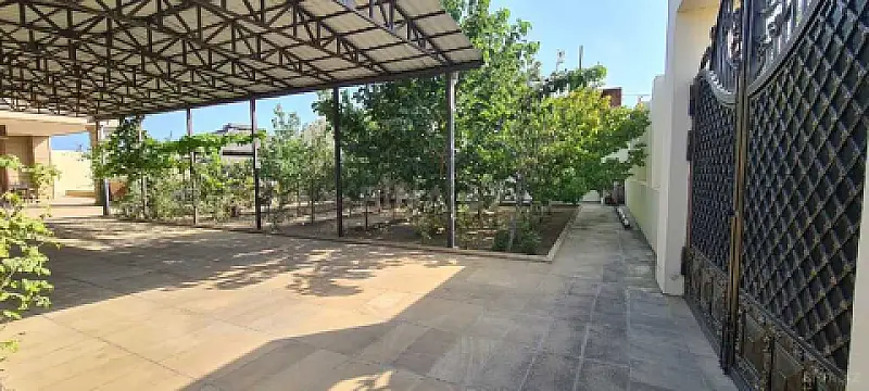 Satılır 5 otaqlı həyət evi 600 m²