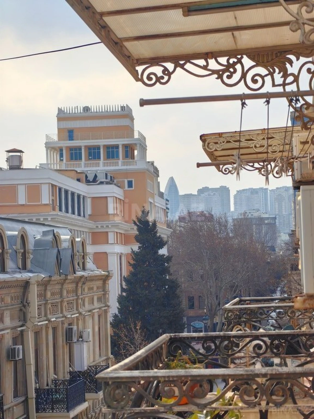 Satılır 3 otaqlı mənzil 73 m²